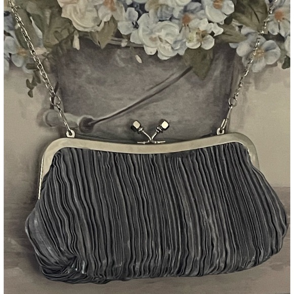 Vintage Gray Pleated Silver Sequins Detachable Chain Clutch/Crossbody Purse - Picture 2 of 7